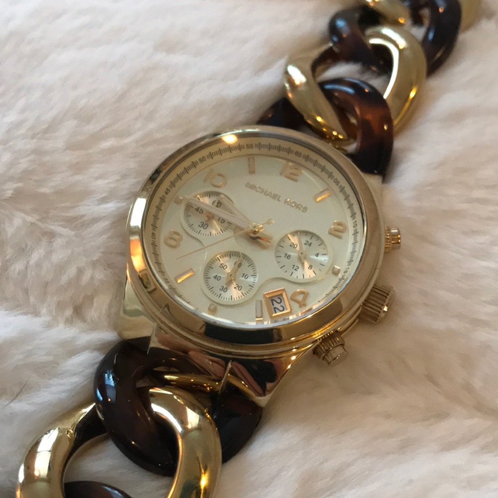 Michael Kors Tortoise & Gold Twist Watch 💛